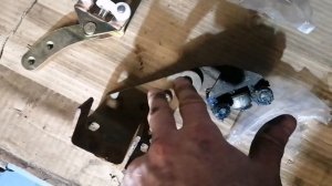 Замена нижнего ролика сдвижной двери Т4 / Фольксваген Транспортёр Т4