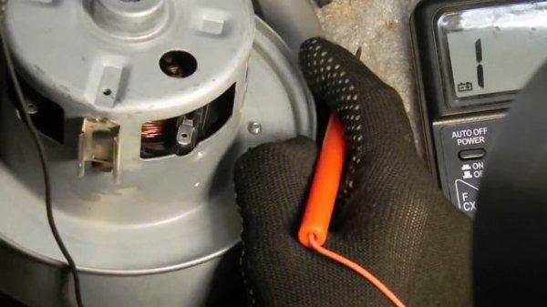 Ремонт мотора пылесоса, как разобрать пылесос Samsung VC5853, пылесос Samsung VC5853 не включается.