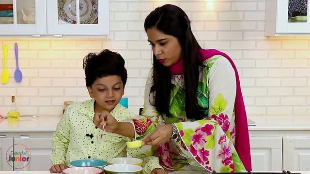 Rainbow Pancakes Recipe | Little Chef Making Pancakes With Fun | SooperChef смотреть онлайн