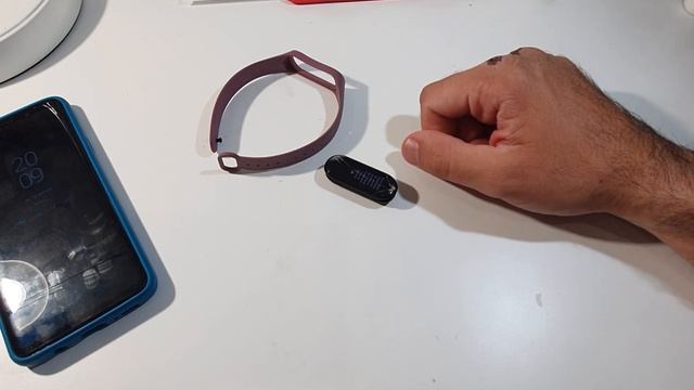 РАЗБИЛ Mi Band 4. Мой случайный краш тест фитнес трекера смотреть онлайн