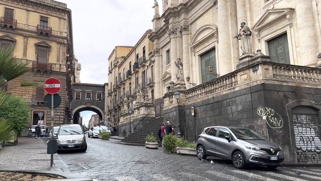 Сицилия Италия 2022. Катания. Море еды и красота! Пляжи. Italy Sicilia Catania Italia walking tour смотреть онлайн