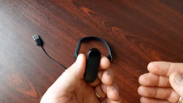Xiaomi MiBand 4. Для чего нужен фитнес-браслет не спортсмену..? смотреть онлайн