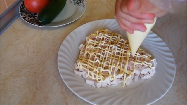 САЛАТ рецепт Салат КЛУБНИЧКА салат с курицей ВКУСНЫЙ и СЫТНЫЙ летний салат Salad смотреть онлайн