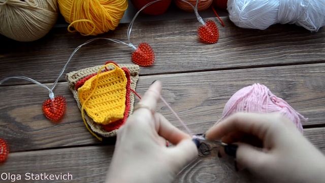Вяжем пиццу. Развивающие игрушки. Игрушки крючком для детей смотреть онлайн
