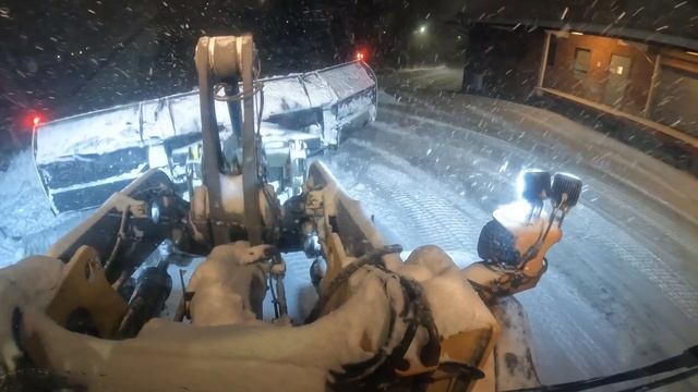 Plowing Parking Lot With A Volvo L110 Wheel Loader  Gjerstad U-Plow 6000