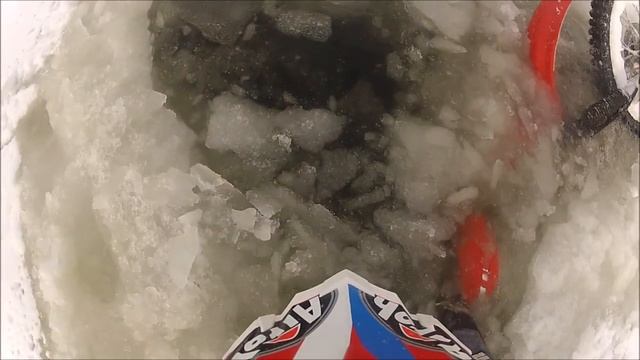 Провалился под лед с мотоциклом. смотреть онлайн
