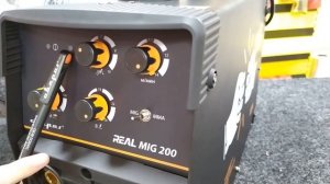 Сварочный аппарат Сварог MIG 200 REAL N24002N Black маска+краги