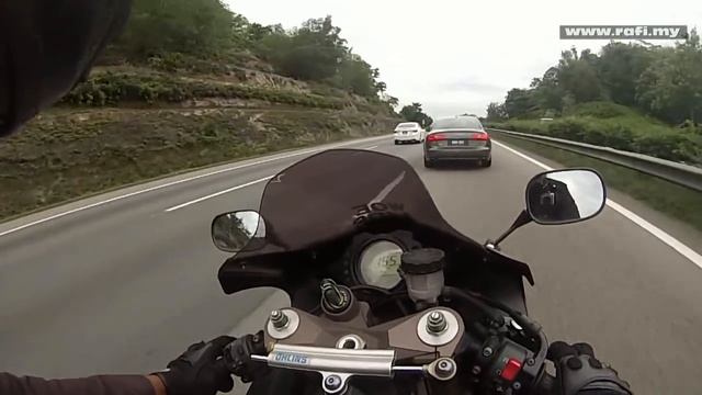 Highway Encounter : Audi A6 / Toyota Mark X смотреть онлайн