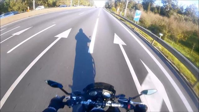 cb650f up 3 gear wheelie смотреть онлайн