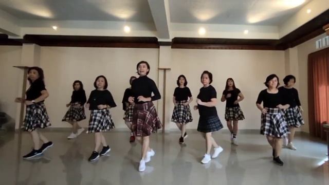 Amor Bachata Line Dance / Choreo Nina Ralliza ( INA )