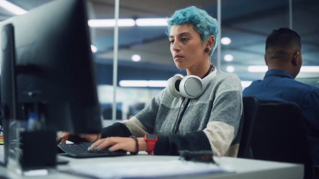See how the commercial marketplace helped MongoDB and Mural to scale and innovate смотреть онлайн