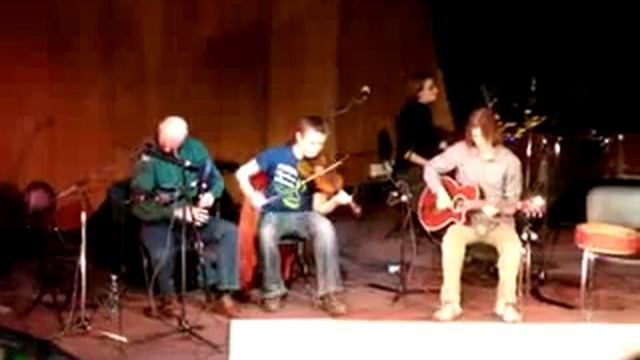 Tin Thistle - The High Drive / Rip the Calico / Pressed for Time (reels) смотреть онлайн