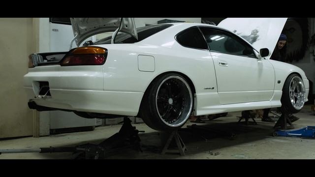 John's Garage смотреть онлайн