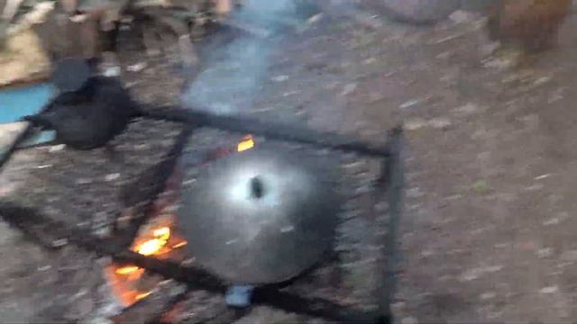 Лесная избушка.Строим навес.Кроем железом от подписчика.