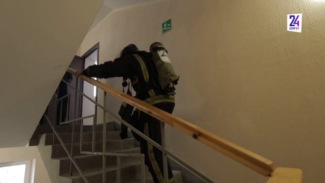 "Вертикальный вызов". Соревнования среди пожарных и спасателей по скоростному подъему смотреть онлайн