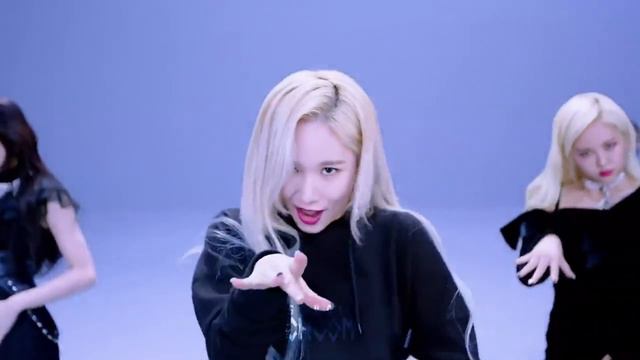 EVERGLOW-“DUN DUN ” смотреть онлайн