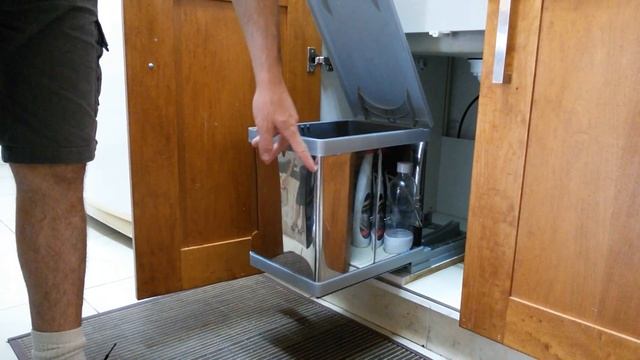 Automatic self opening garbage bin trash can 16 Liter for kitchen смотреть онлайн
