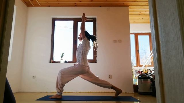 Кратка практика "Добро утро". Йога с Джа смотреть онлайн