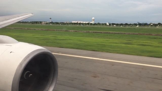 Thai Airways Boeing 777-200 Takeoff TG116 смотреть онлайн