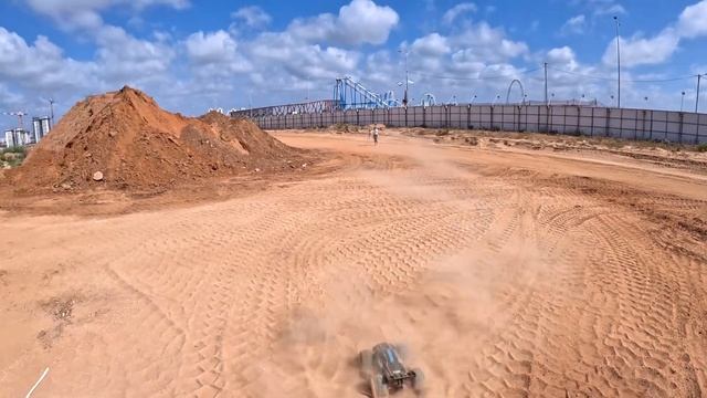 The Absolute Best Stock RC Basher In The Market | Team Magic E5HX Plus+ смотреть онлайн