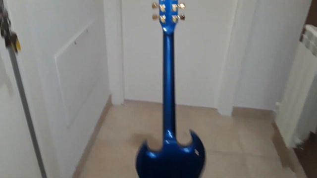 Harley Benton DC DLX Gotoh Pelham Blue Unboxing смотреть онлайн