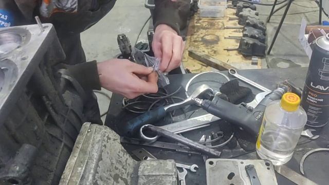 сборка компрессор воздушный на Mercedes Mp4 2часть смотреть онлайн