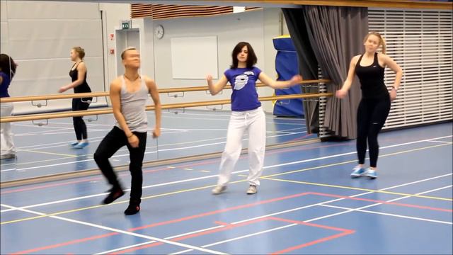 Valkeakoski Beginner Dance class - Bust Your Windows смотреть онлайн