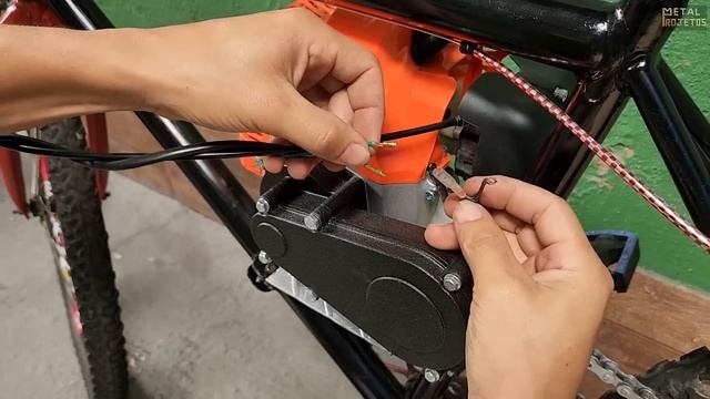 como montar uma BICICLETA com motor de ROÇADEIRA do zero смотреть онлайн