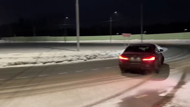 кому нужен фонк с бэхой?)#bmw #mersedes #merrychristmas #пабг #зима #новыйгод #роблокс #роблокc