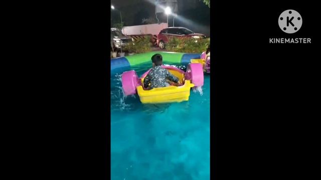 MG B Mall Water Boat