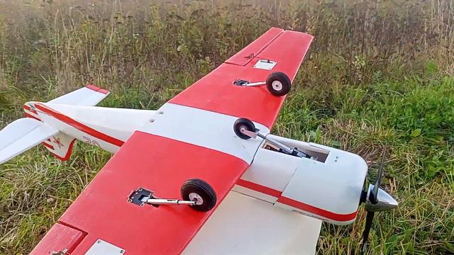 Як-52 уборка шасси смотреть онлайн