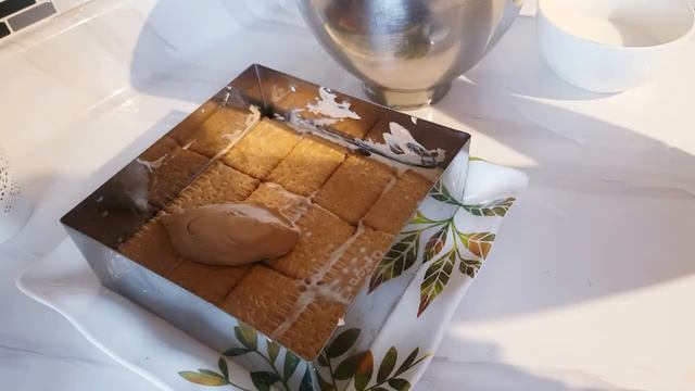 ليطرونش بالكراميل بدون فرن وجديهم في 10 دقائق 😋Les tranches caramel sans cuisson en 10 minutes смотреть онлайн