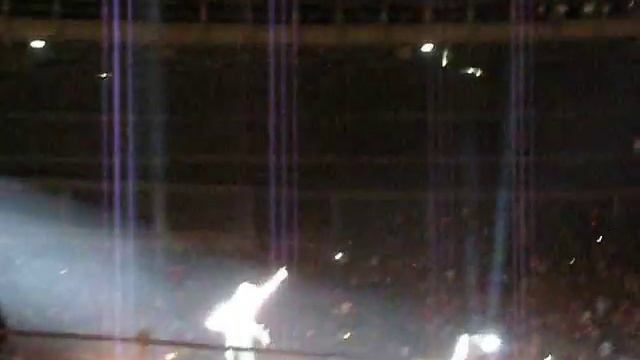 7 AC/DC - Gitarrensolo von Angus Young auf der Hebebühne mitten im Stadion - Live in Vienna смотреть онлайн
