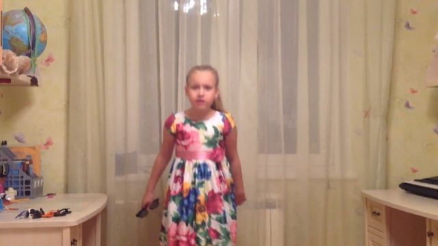 Страна читающая - Полина Ремиз читает произведение "Мартышка и очки" И.А.Крылова смотреть онлайн