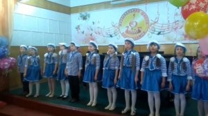 Песня первоклашек выпускникам