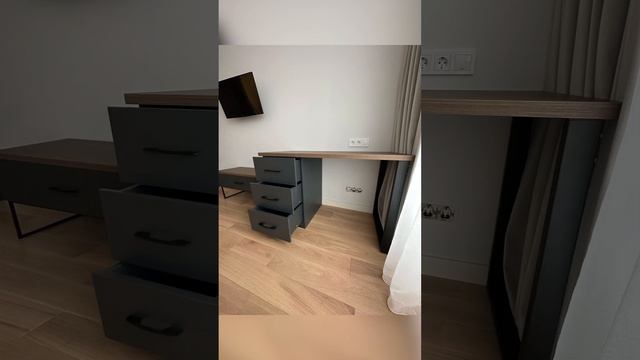 Рабочий стол в едином стиле с тумбой и шкафом к 1 СЕНТЯБРЯ готов 👍🏼😎 #egger #blum смотреть онлайн