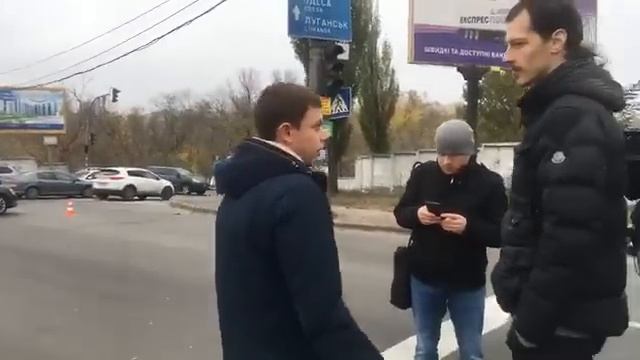 КИЕВЛЯНИ ПЕРЕКРЫЛИ ДОРОГУ 31.10.18 смотреть онлайн