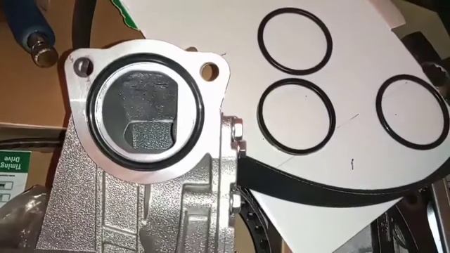 wymiana paska rozrządu i pompy wody VW T4 смотреть онлайн