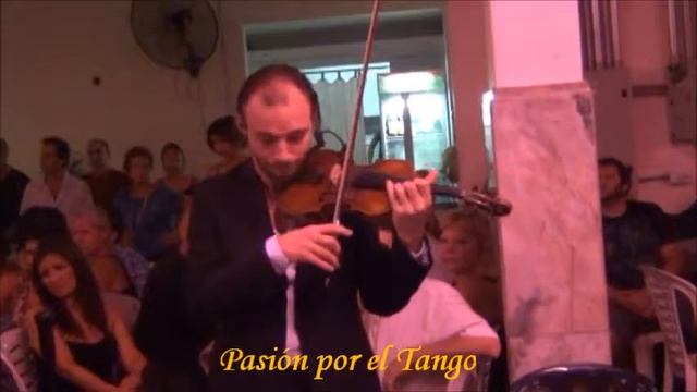 SOLO TANGO ORQUESTA interpretando el tango MILONGUEANDO EN EL 40 en FLOREAL MILONGA смотреть онлайн