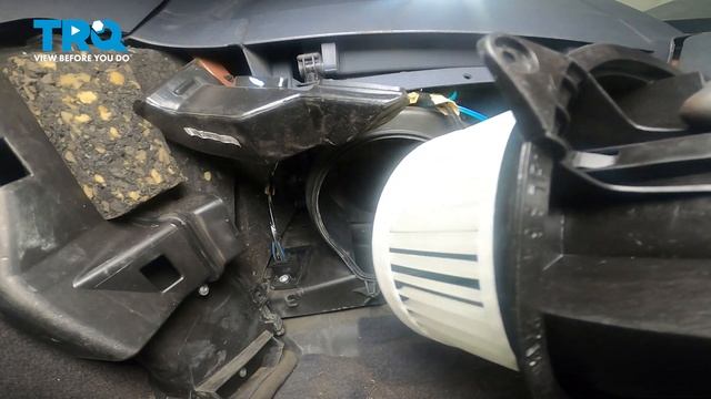 How to Replace Blower Motor 2010-2013 Ford Transit Connect смотреть онлайн