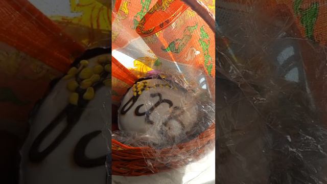 С Пасхой. Вот какие кулич и яйца в корзине у меня, музыка