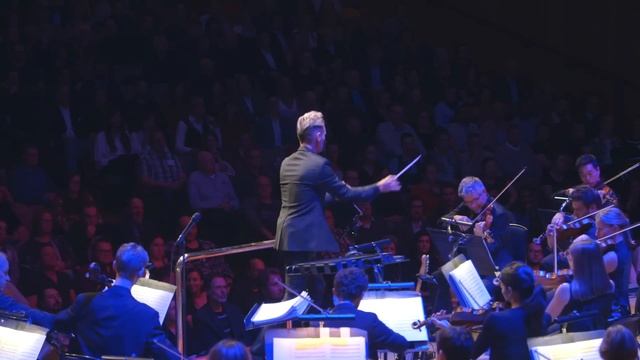 Formula 1 Theme Live in Concert by Brian Tyler смотреть онлайн