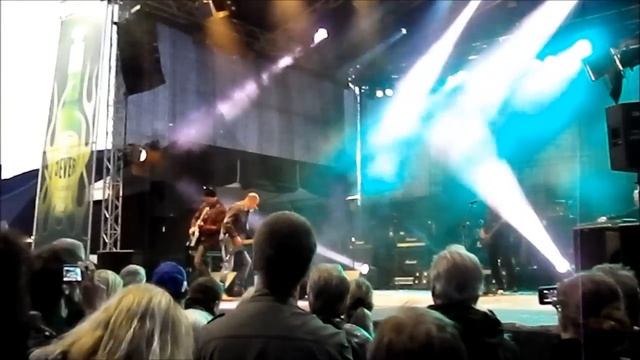 Chris Thompson - Blinded by the Light, You Angel you, Harley Days Hamburg 2011.wmv смотреть онлайн
