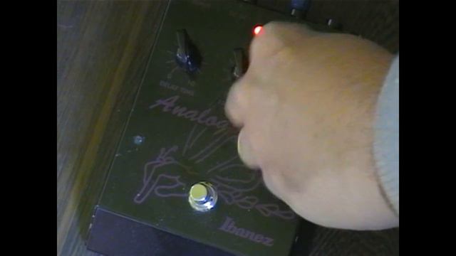 Démo de l'Ibanez Analog Delay AD99 смотреть онлайн