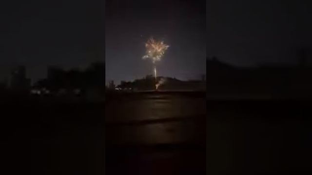 Салют "Мега Хит" ( 57 залпов, калибр 1-1.2) смотреть онлайн