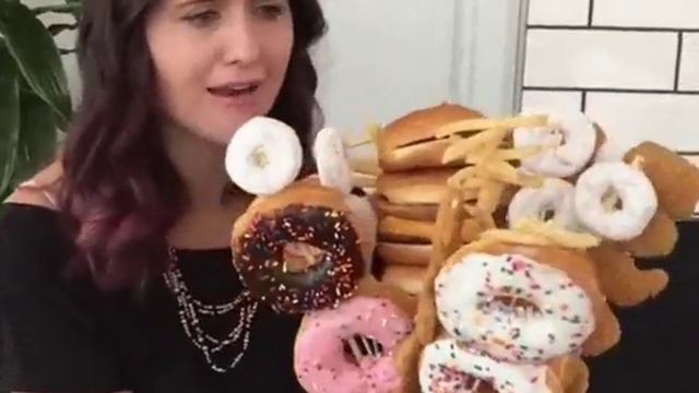 Чего хочет на самом деле девушка....What He Wants Is Actually The Girl....