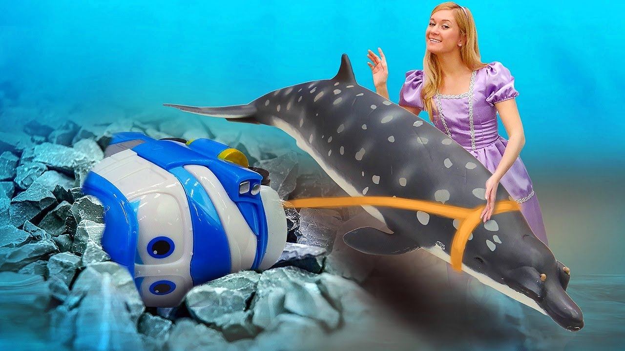 New kids' videos - Disney princess saves the robot train Kay. смотреть онлайн