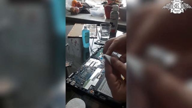 Как разобрать и почистить ноутбук от пыли? lenovo Yoga 2 13 смотреть онлайн