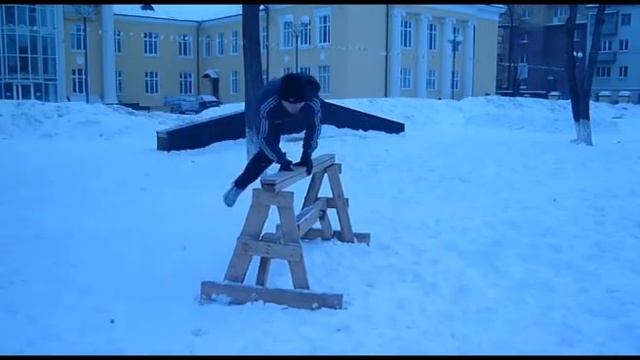 Em'MiL - Parkour Training, Recovery Forgotten, Tyumen, spring, 2011.mpg смотреть онлайн