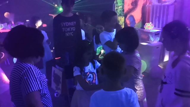 Color Kids Party A szeretet él! Lilike 6 éves szülinapi bulija. смотреть онлайн
